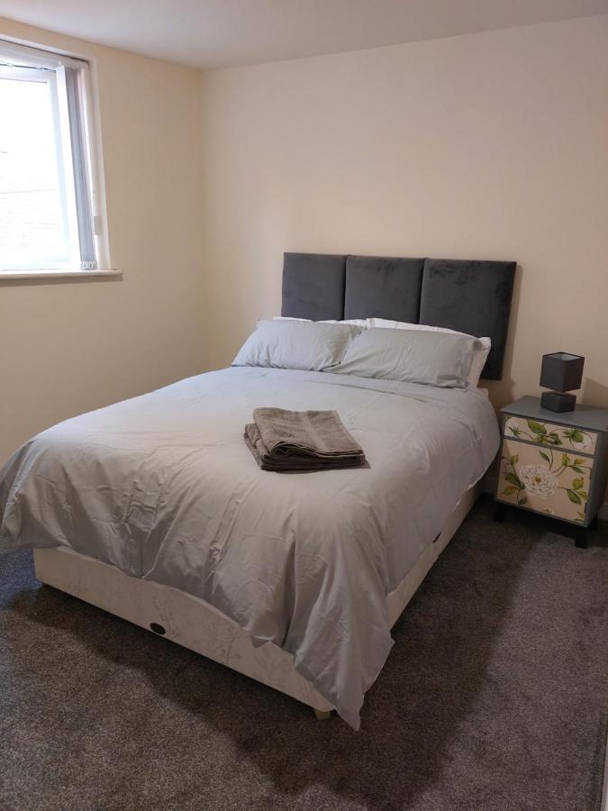 2 Large Bedroom Apartment- Wifi & Parking 플리트우드 외부 사진