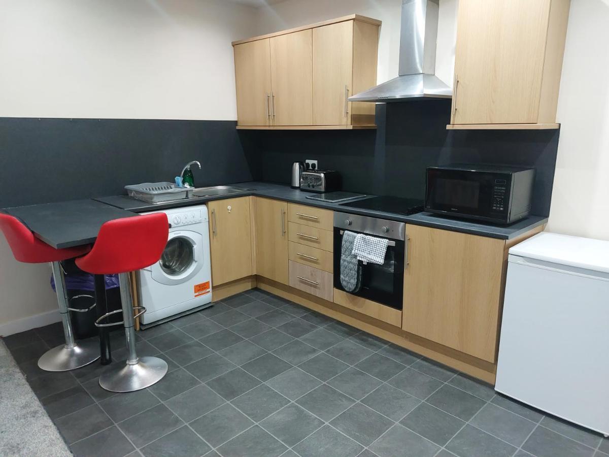 2 Large Bedroom Apartment- Wifi & Parking 플리트우드 외부 사진