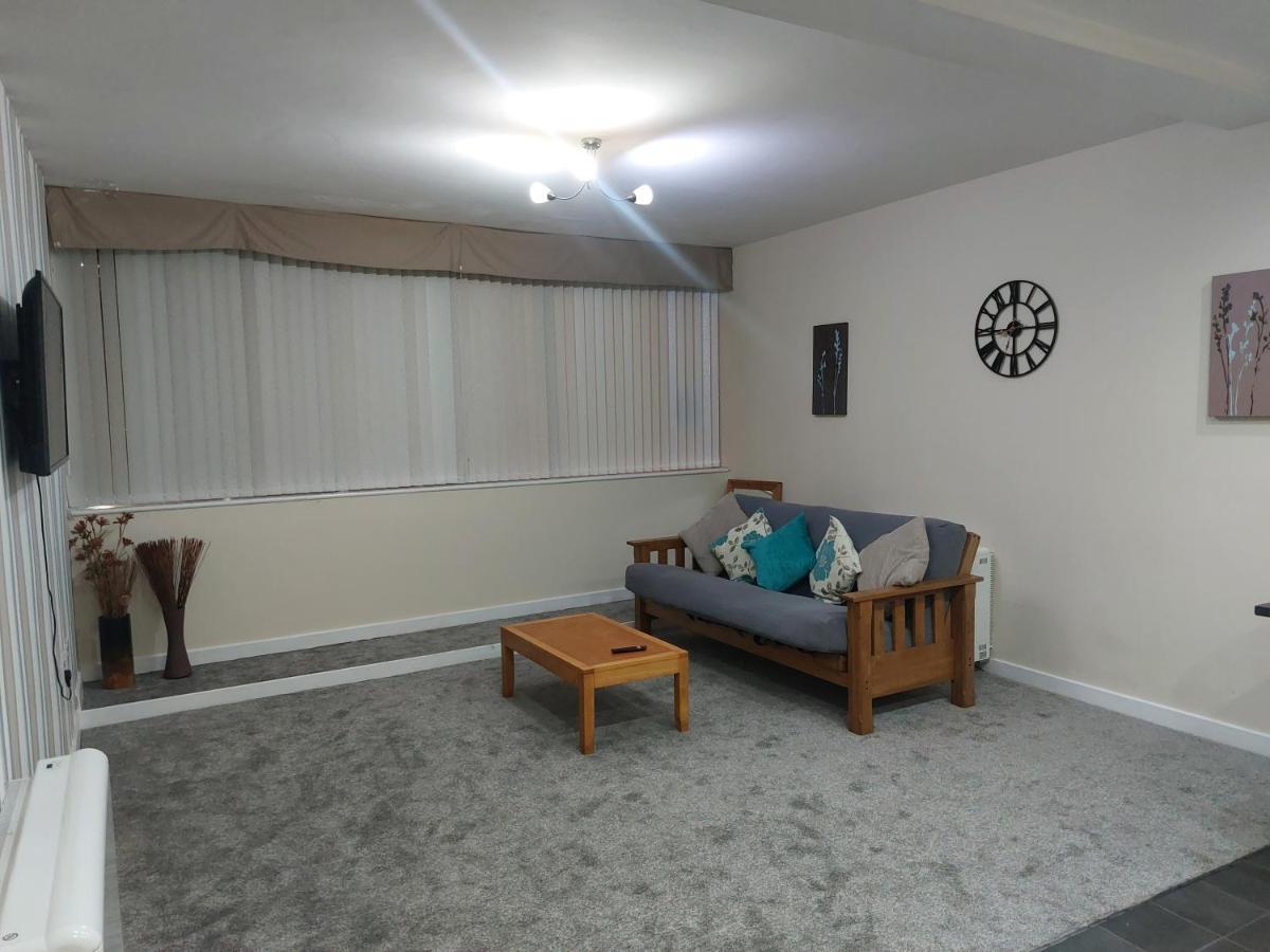 2 Large Bedroom Apartment- Wifi & Parking 플리트우드 외부 사진