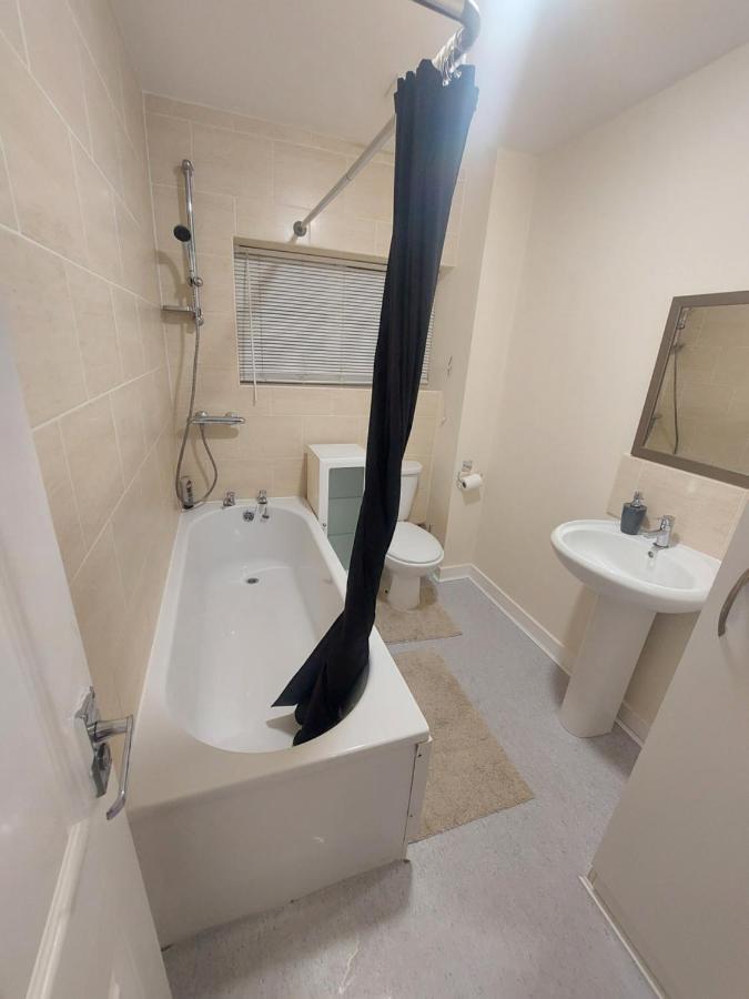 2 Large Bedroom Apartment- Wifi & Parking 플리트우드 외부 사진