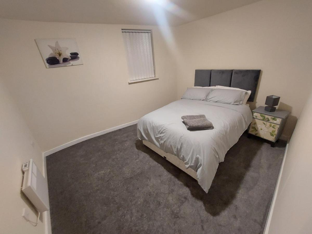2 Large Bedroom Apartment- Wifi & Parking 플리트우드 외부 사진