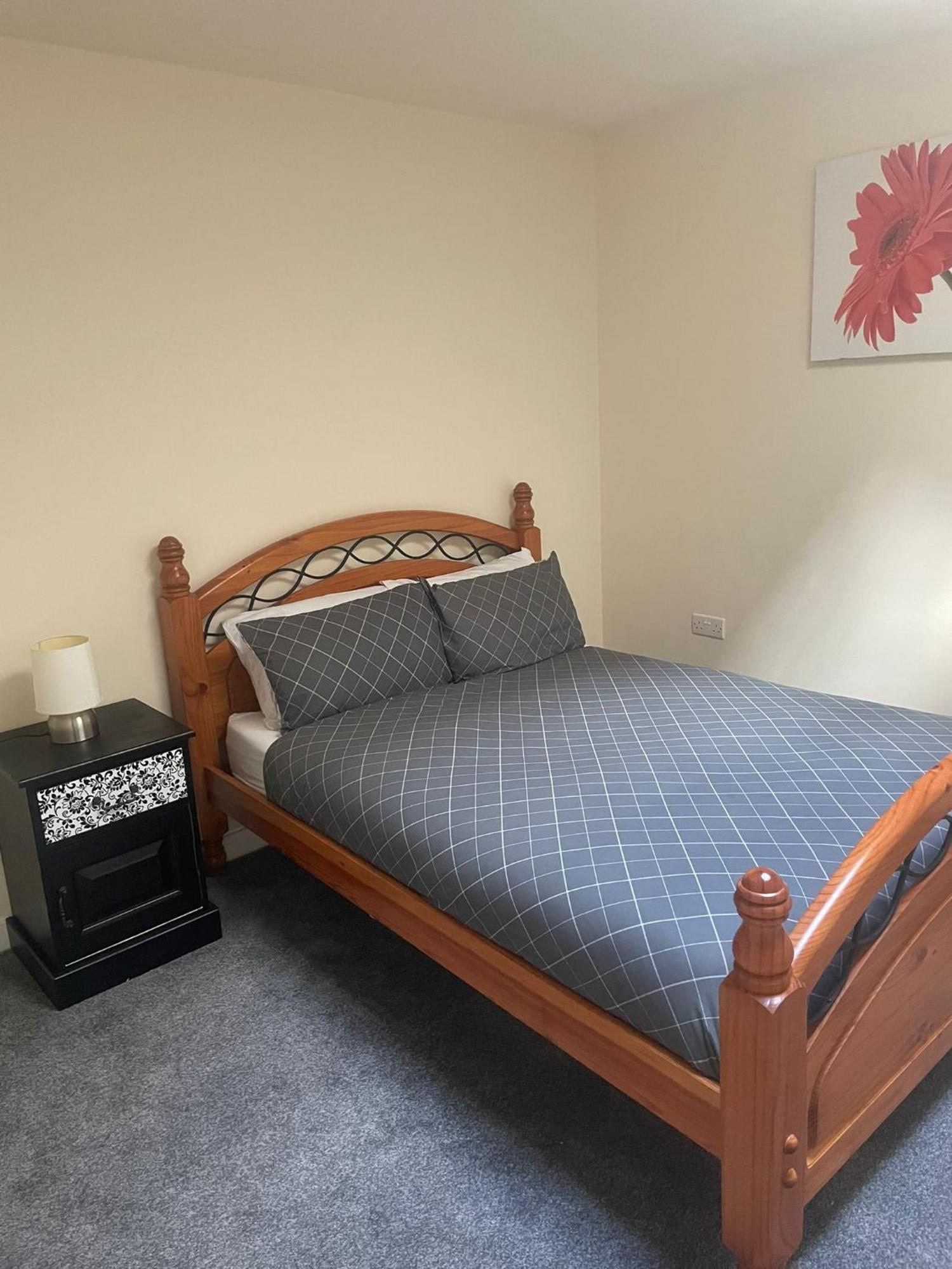 2 Large Bedroom Apartment- Wifi & Parking 플리트우드 외부 사진